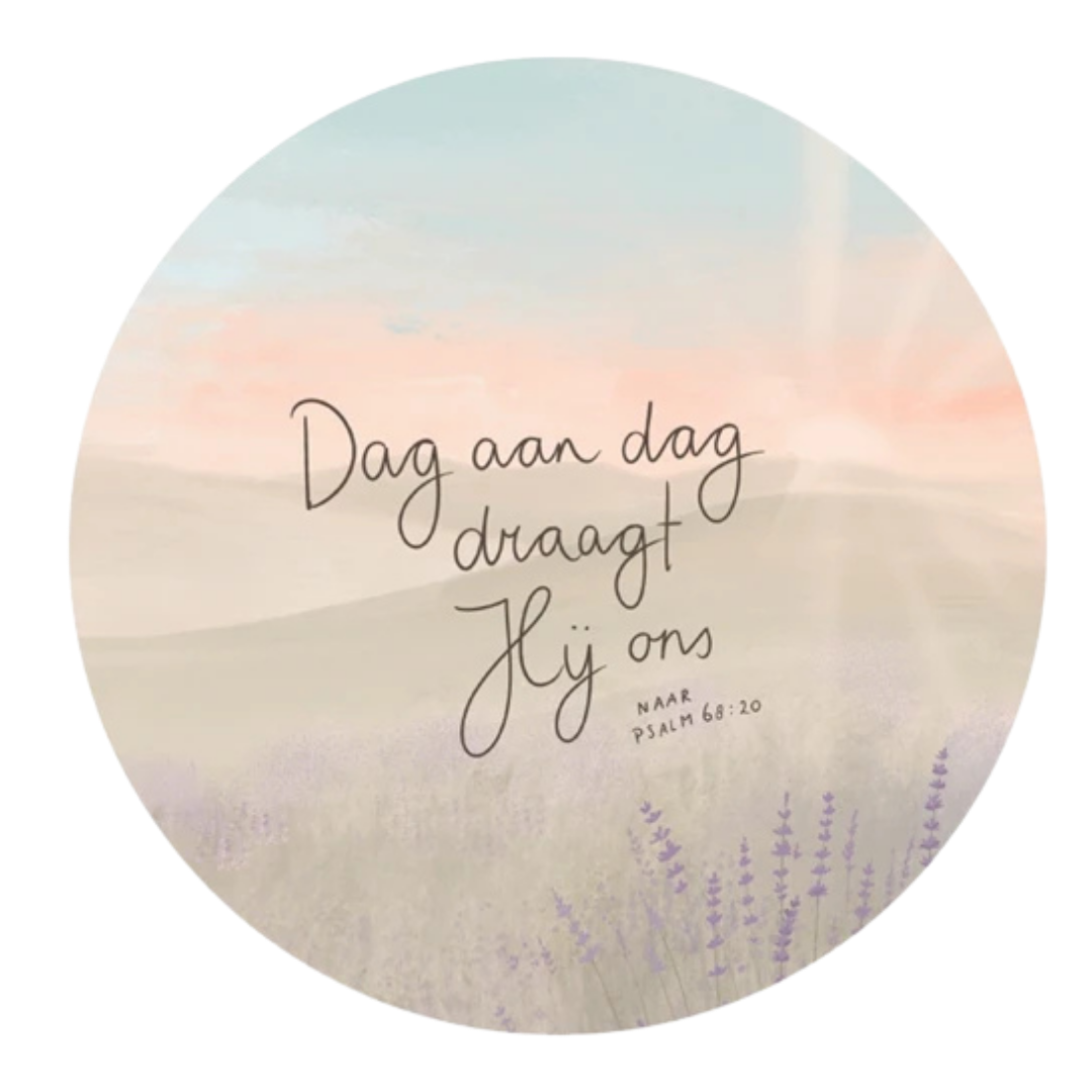 Christelijke muurcirkel 15 cm – Psalm 68:20 ‘Dag aan dag draagt Hij ons’ Made by Alett